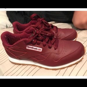 Tennis shoes // 5.2 in boys = 7 women